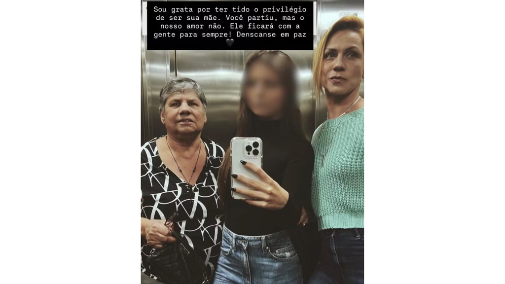 Despedida de Raquel de Brito Gerolomo: Ideli de Brito Gerolomo, mãe de Raquel, faz homenagem à filha nas redes sociais em foto ao lado de outra pessoa, com frase de gratidão no topo da imagem. Foto: Redes sociais.