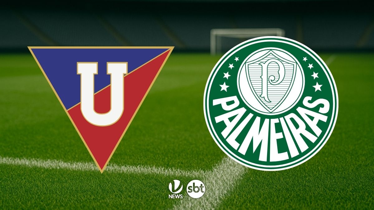 Onde assistir LDU x Palmeiras ao vivo: imagem de fundo com campo de futebol e escudos da LDU e do Palmeiras lado a lado, com selo de transmissão.