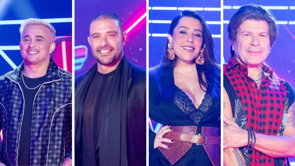 The Voice Brasil 2026: montagem com quatro participantes e jurados em palco do programa, com iluminação de TV e fundo colorido, anunciando estreia e segunda chance para ex-participantes.