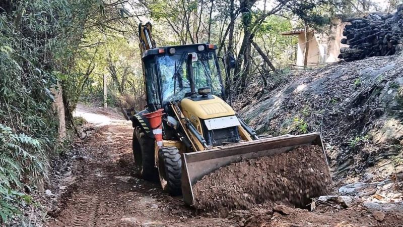Equipes de zeladoria realizam serviços de limpeza e manutenção em Atibaia após chuvas