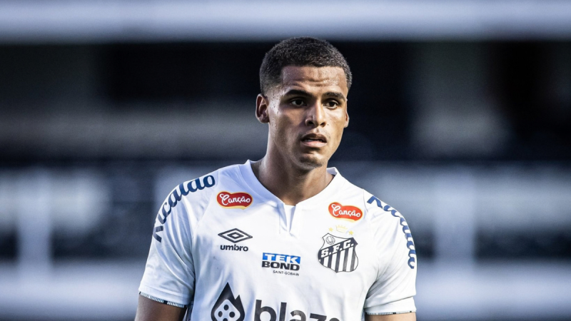 Enzo Monteiro, atacante do Santos