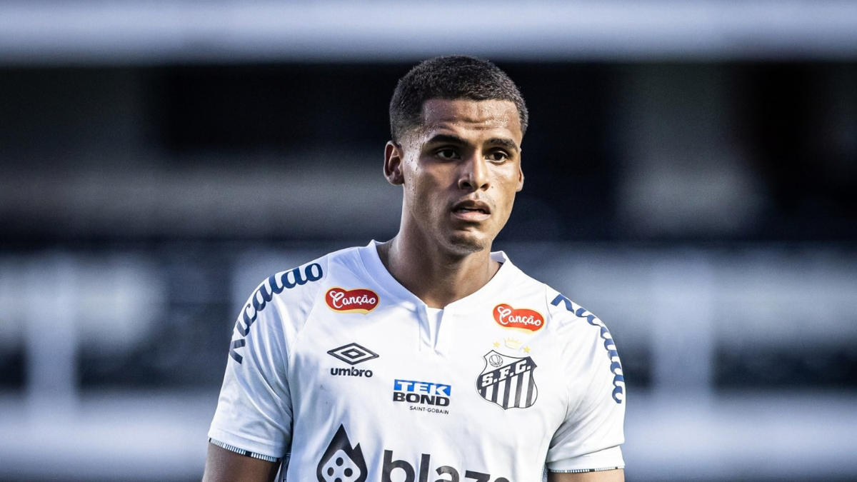 Enzo Monteiro, atacante do Santos