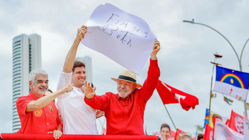 Lula (PT) segura cartaz sobre fim das bets