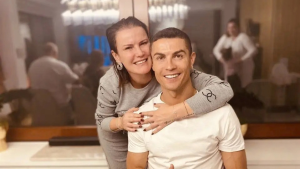 Cristiano Ronaldo ao lado da irmã, Elma Aveiro