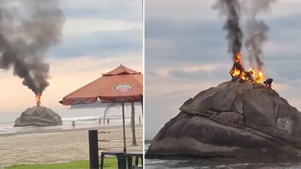 Colagem com duas cenas na praia: à esquerda fumaça e fogo saindo de um monte de entulho ao lado de um guarda-sol; à direita chama alta e explosão sobre uma rocha de areia, com fumaça no céu ao entardecer.