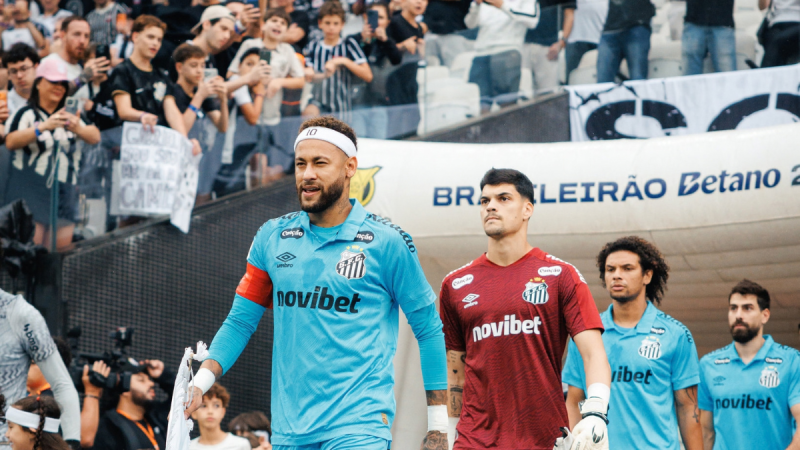 Jogadores do Santos entrando em campo