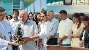 Lula segura imagem de Nossa Senhora Aparecida durante visita. Flávio Bolsonaro participa de missa em homenagem à santa ao lado de Alfredo Gaspar, da esposa Fernanda Bolsonaro e de Daniella Marques, em momento de oração.