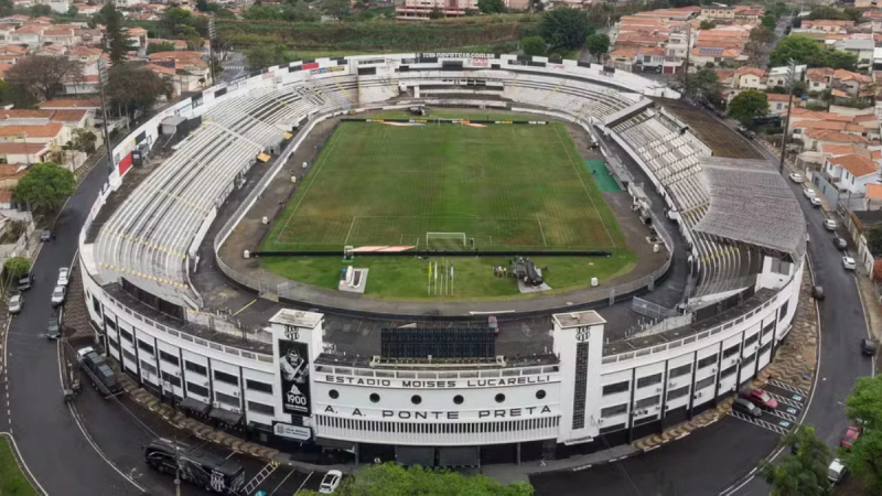 Estádio da Ponte Preta, Moisés Lucarelli, sofre por conta das chuvas.
