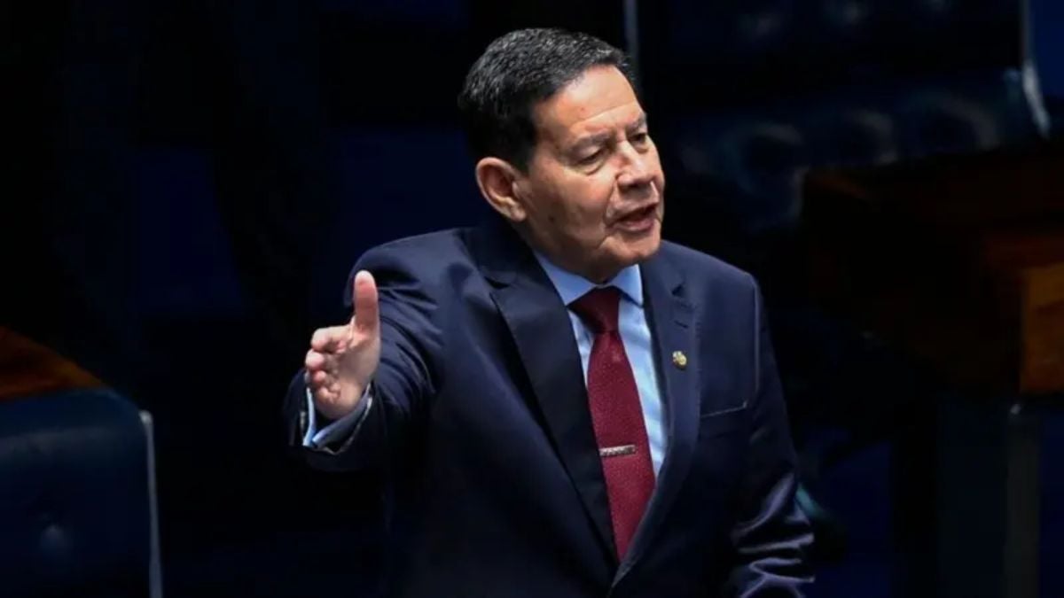 Quem é Hamilton Mourão, o único senador a votar contra o fim da escala 6×1