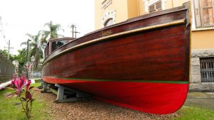 Lancha centenária do Porto de Santos completa 100 anos e guarda história curiosa