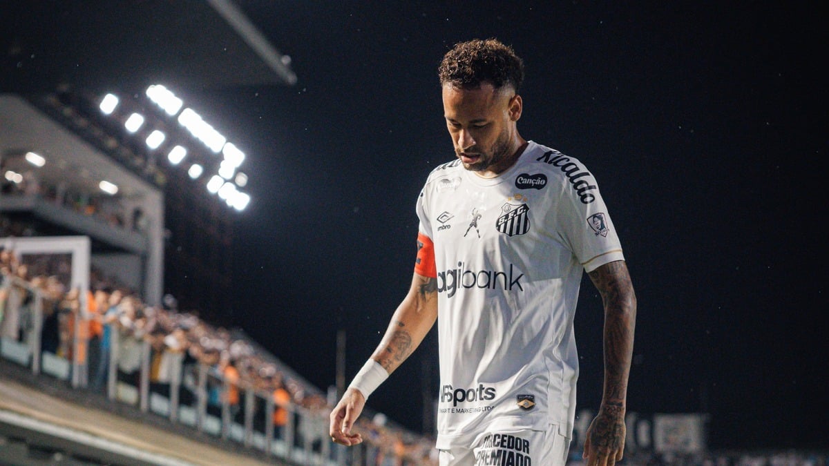 Sem Neymar, Cuca estuda mudanças no Santos para o clássico contra o Palmeiras
