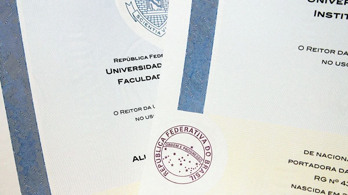 Diplomas de graduação da USP passam a ser emitidos apenas em formato digital