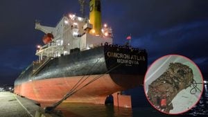 Mergulhadores apreendem 33 kg de cocaína em casco de navio no Porto de Santos